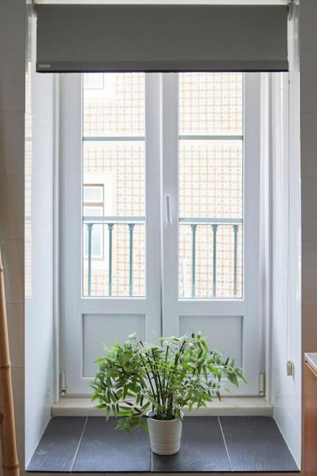 Charming Duplex With Private Terrace And Parking Lissabon