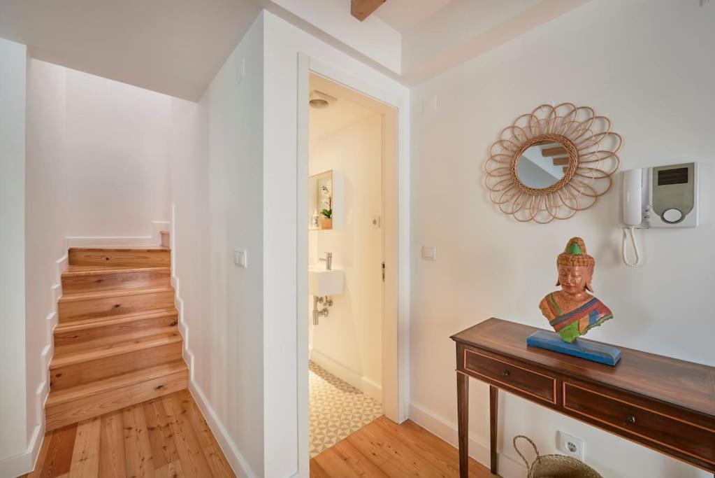 Charming Duplex With Private Terrace And Parking * Lissabon