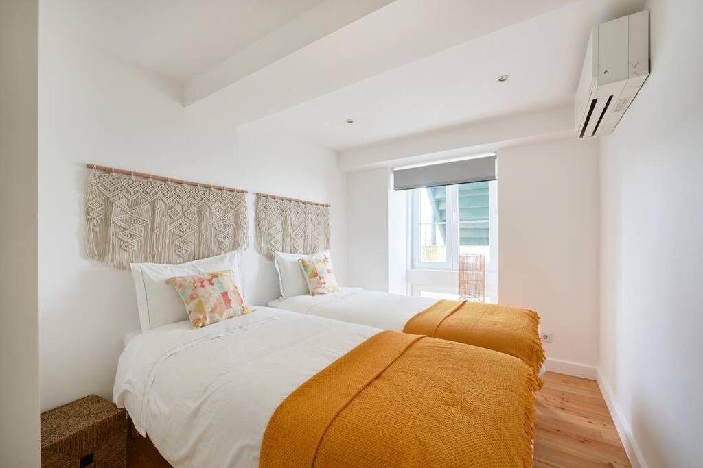 Charming Duplex With Private Terrace And Parking Apartment Lissabon