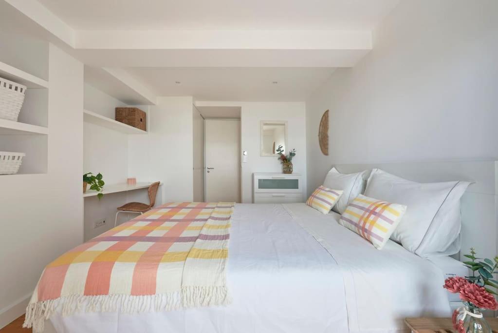 Charming Duplex With Private Terrace And Parking Lissabon